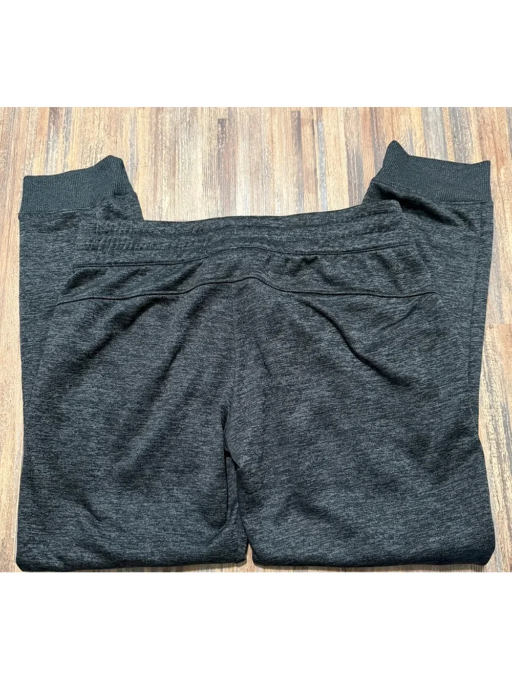 Adidas men’s sweats tags cut out but fits like a small